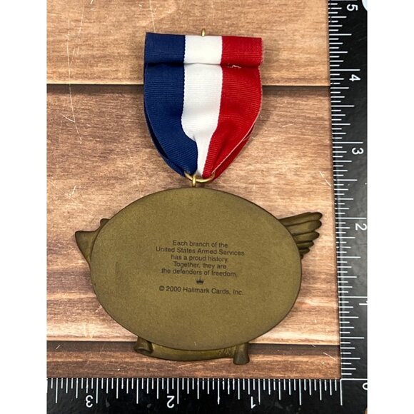 2000 HALLMARK KEEPSAKE ORNAMENT QX8021 TOGETHER WE SERVE - Picture 5 of 6